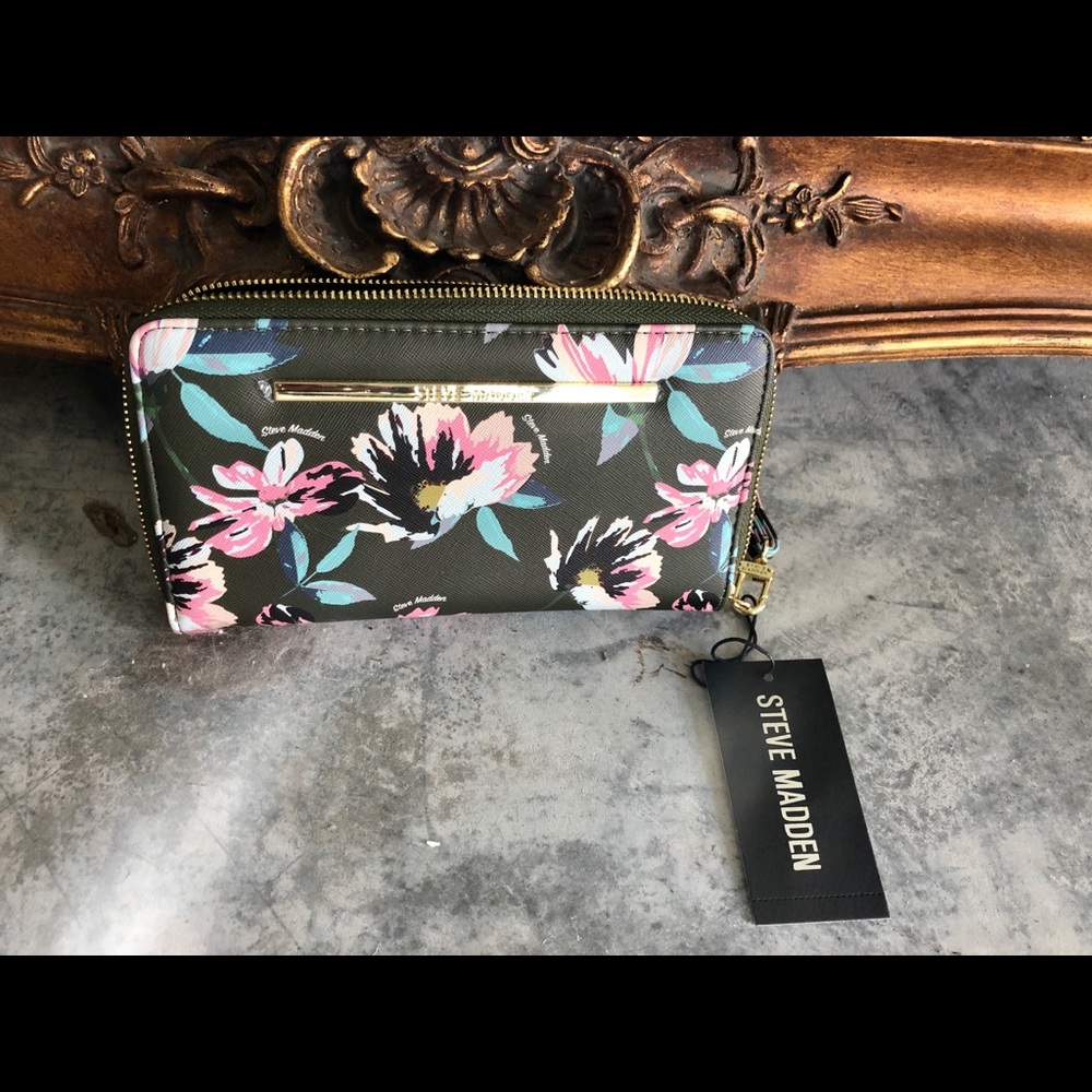 Steve Madden Wallet New with Tags Green ....
